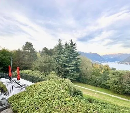 - Maderni View Lägenhet Como