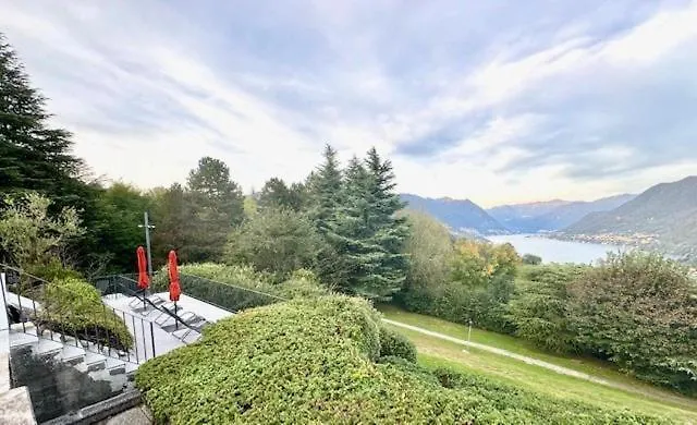 - Maderni View Apartman Como