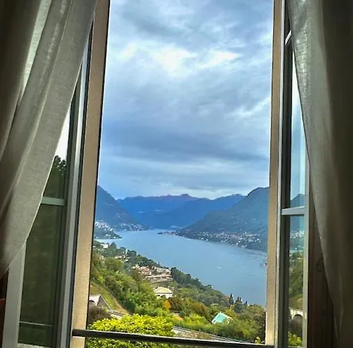 - Maderni View Apartman Como